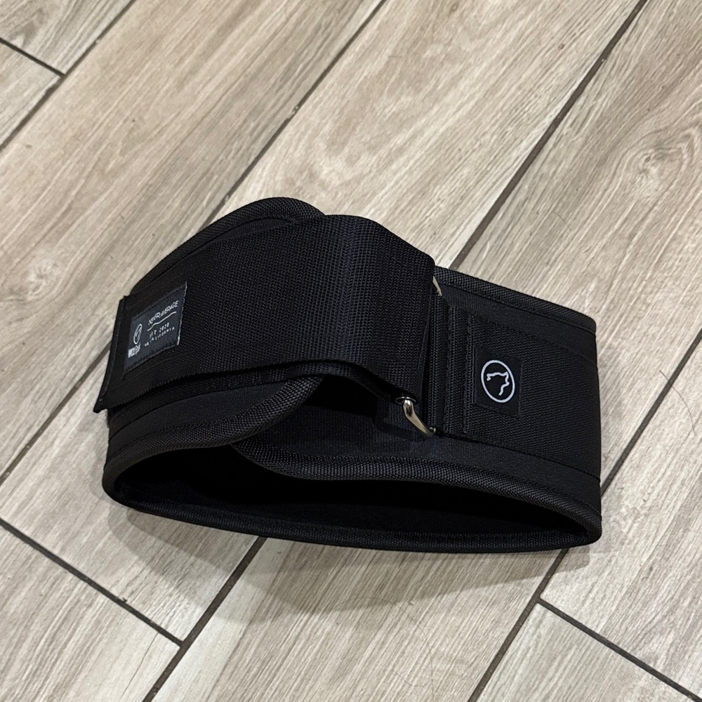 Black unisex lifting belt
